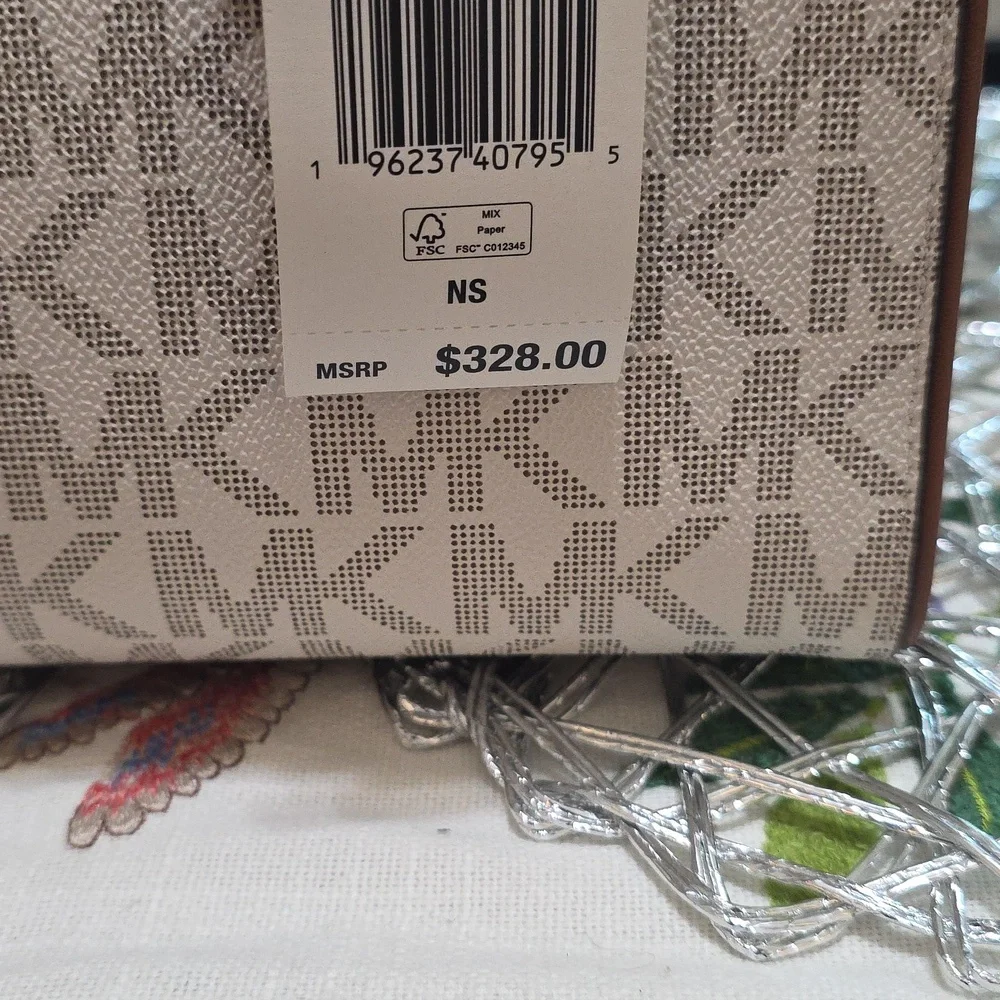 Michael Kors Tan and Cream Satchel - Picture 6 of 9